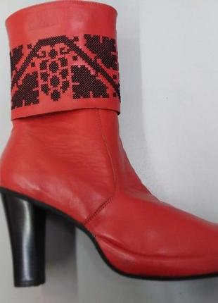 Червоні сценічні чобітки ручної роботи, 39,5 розміру4 фото