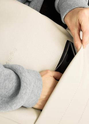 Женский рюкзак серый из экокожи7 фото