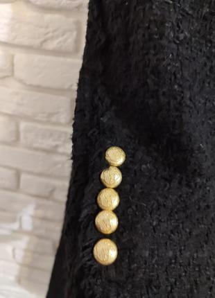 Твидовое пальто с золотыми пуговицами8 фото
