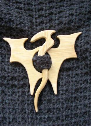 Брошь деревянный дракон брошка с драконом из дерева символ года 2024