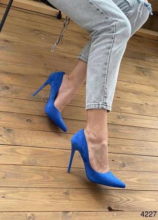 Синие туфли лодочки на шпильке из экозамши3 фото