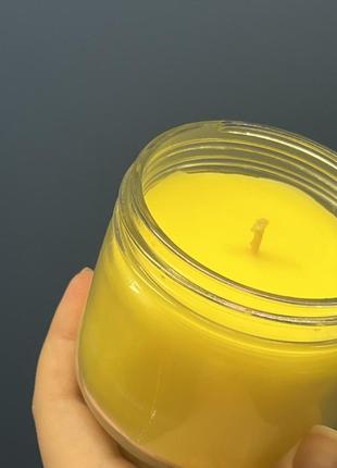 Желтая свеча ikea sommar в стакане и бирюзовая sinnlig zara home woodwick5 фото