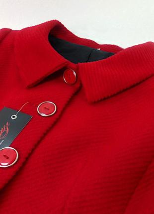 Красный теплый кашемировый костюм с прямой юбкой.3 фото