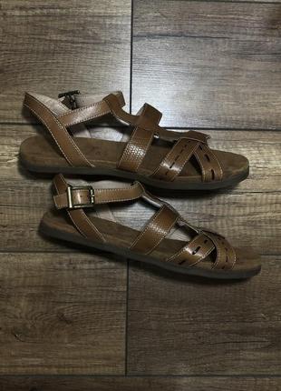 Кожаные босоножки footglove