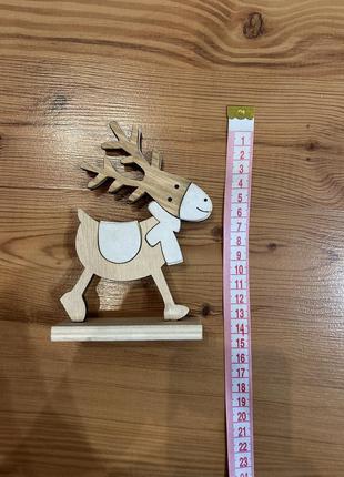 Фигурка оленя деревянная