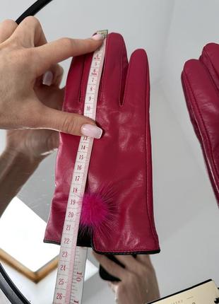 Теплі шкіряні рукавички в малиновому кольорі7 фото
