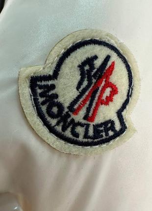 Белая куртка монклер moncler10 фото