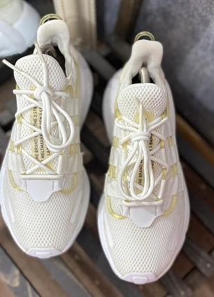 Кроссовки adidas