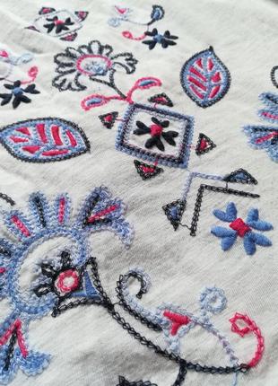 Трикотажна білосніжна блузка з вишивкою від m&s.8 фото