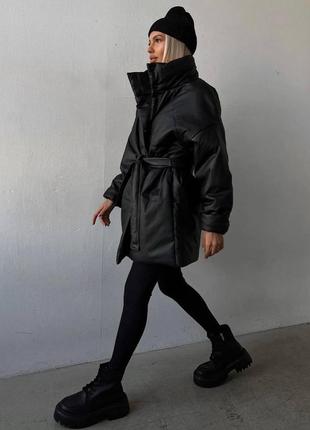 2 цвета! утепленная куртка из экокожи, зимняя куртка из искусственной кожи на синтепоне 250, с карманами, без капюшона, с поясом4 фото