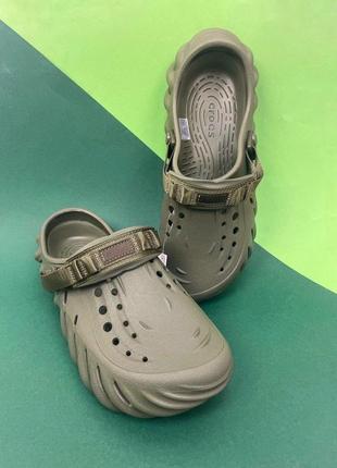 Чоловічі стильні крокс crocs echo clog army green