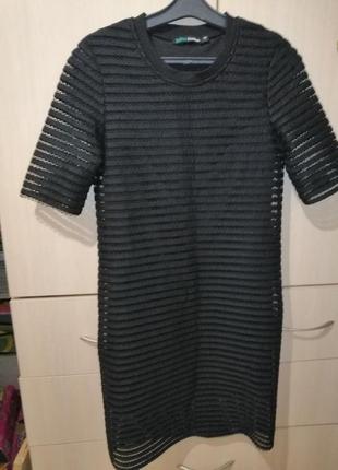 Черное платье на подкладке