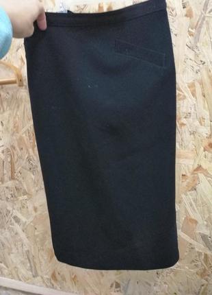 Чорна спідниця на підкладці з розрізом збоку5 фото
