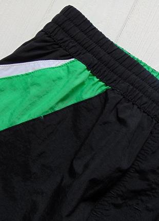 Speedo. розмір дитячий м, йде на 8-10 років. стильні шорти для хлопця2 фото