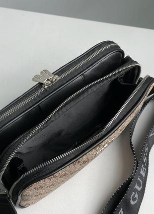 Сумка у стилі guess crossbody harmonic gold/black8 фото