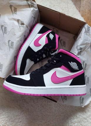 Жіночі кросівки nike air jordan 1 retro magenta black pink