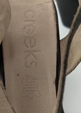 Женские кожаные туфли на каблуке 39 размер2 фото