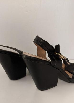 Женские кожаные туфли на каблуке 39 размер4 фото