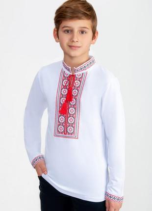 Підліткова біла вишиванка для хлопчиків підлітків з червоною вишивкою , вишита трикотажна сорочка1 фото