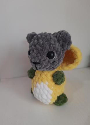 Котик в костюме динозавра игрушка плюшевая вязаная