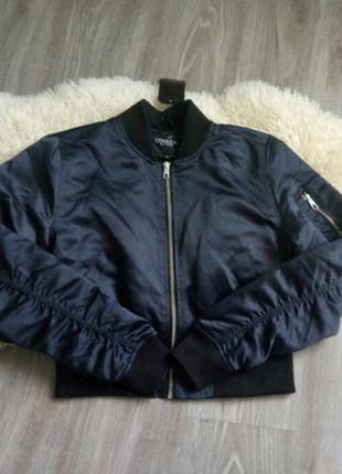 Легкая куртка-бомбер