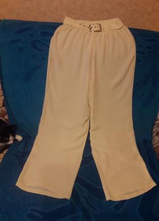 Широкі штани - кюлоти.