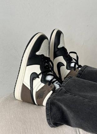 Стильные женские кроссовки air jordan 1 retro high dark mocha коричневые с белым и чёрным2 фото