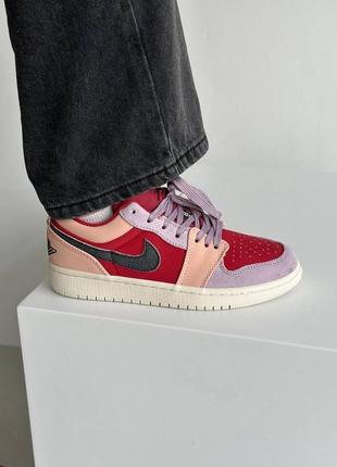 Шикарные женские кроссовки nike air jordan 1 low canyon rust красные с персиковым и сиреневым