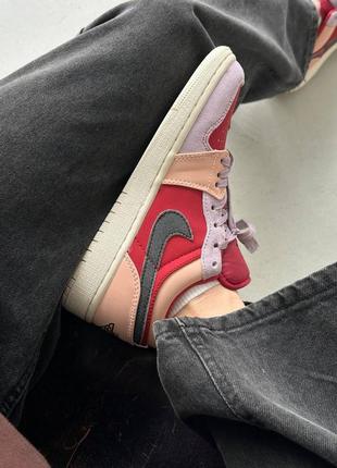 Шикарные женские кроссовки nike air jordan 1 low canyon rust красные с персиковым и сиреневым8 фото