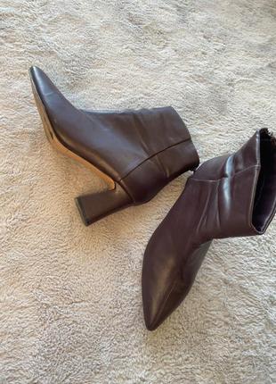 Ботильоны большого размера