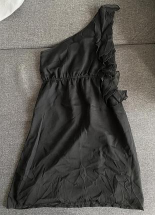 Платье на одно плечо
