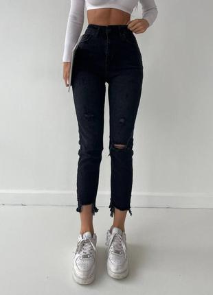Джинси мом з розрізом, укорочені, чорні, рвані джинси, з необробленим краєм2 фото
