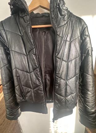 Куртка тепла unisex черная короткая