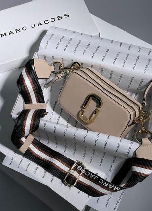 Сумка кроссбоди marc jacobs small camera bag dark beige