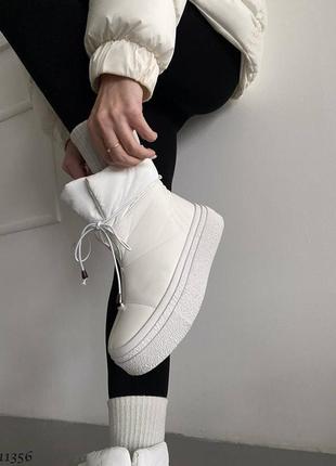 Белые кожаные зимние спортивные ботинки дутики на толстой подошве зима4 фото