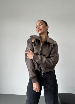 Женская куртка бомбер из экокожи в винтажном стиле на меху дубленка стильная хит сезона тренд6 фото