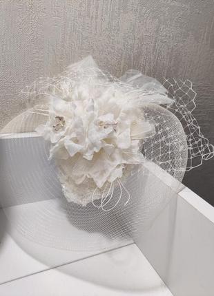 Шляпка к свадебному платью9 фото