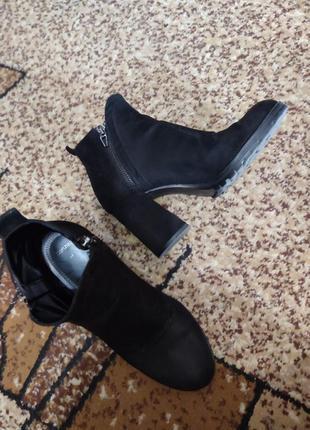 Чёрные замшевые ботинки bershka9 фото