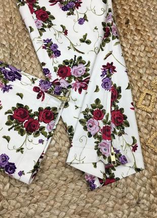 Стрейчеві штани з квітковим принтом3 фото