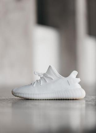 Женские кроссовки белые адидас adidas yeezy boost 350 v2