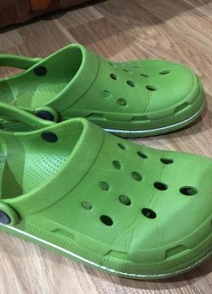 Унисекс классические сабо crocs8 фото