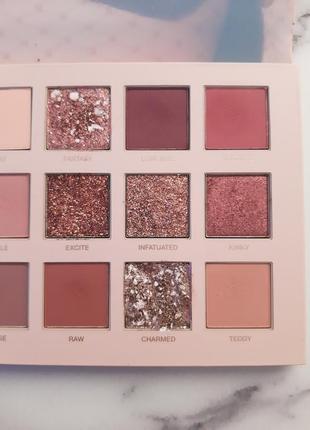 Палетка теней huda beauty new nude3 фото