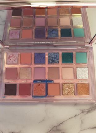 Палетка теней Huda beauty mercury retrograde eyeshadow palette