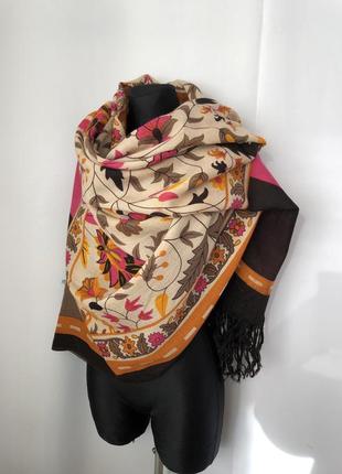Шерстяной большой палантин шарф яркий цветы нюансы4 фото