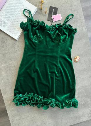 Невероятное зеленый бархатное платье от prettylittlething6 фото