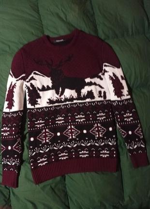 Новогодний свитер с оленьом