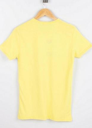 Стильна чоловіча жовта футболка з написом5 фото