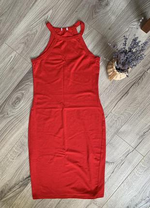 Красное летнее платье