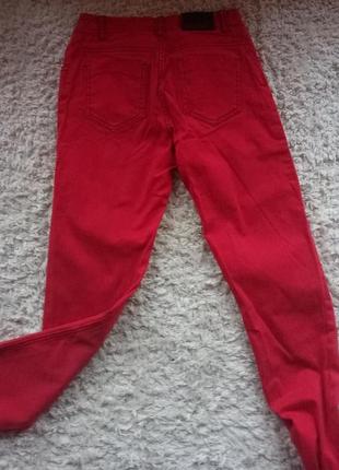 Женские красные штаны