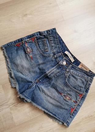 Шорті bershka